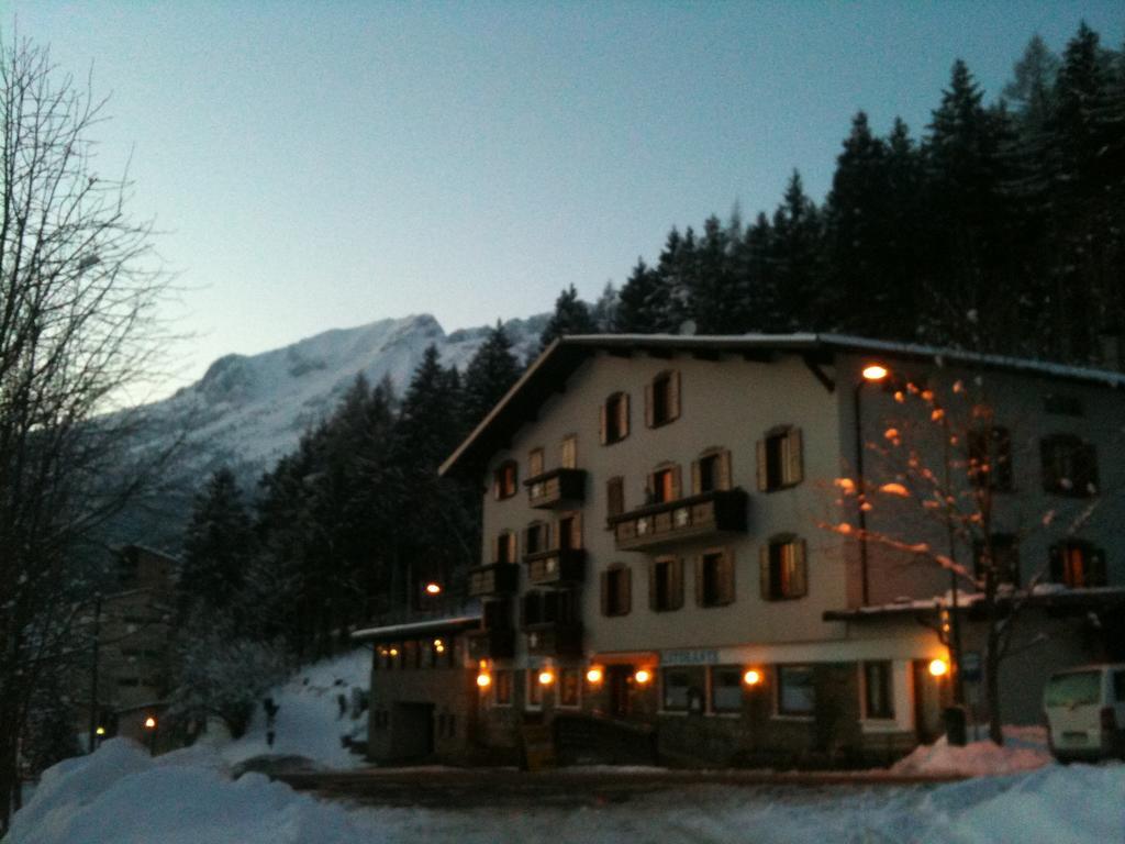 Hotel Spampatti Castione della Presolana Eksteriør bilde